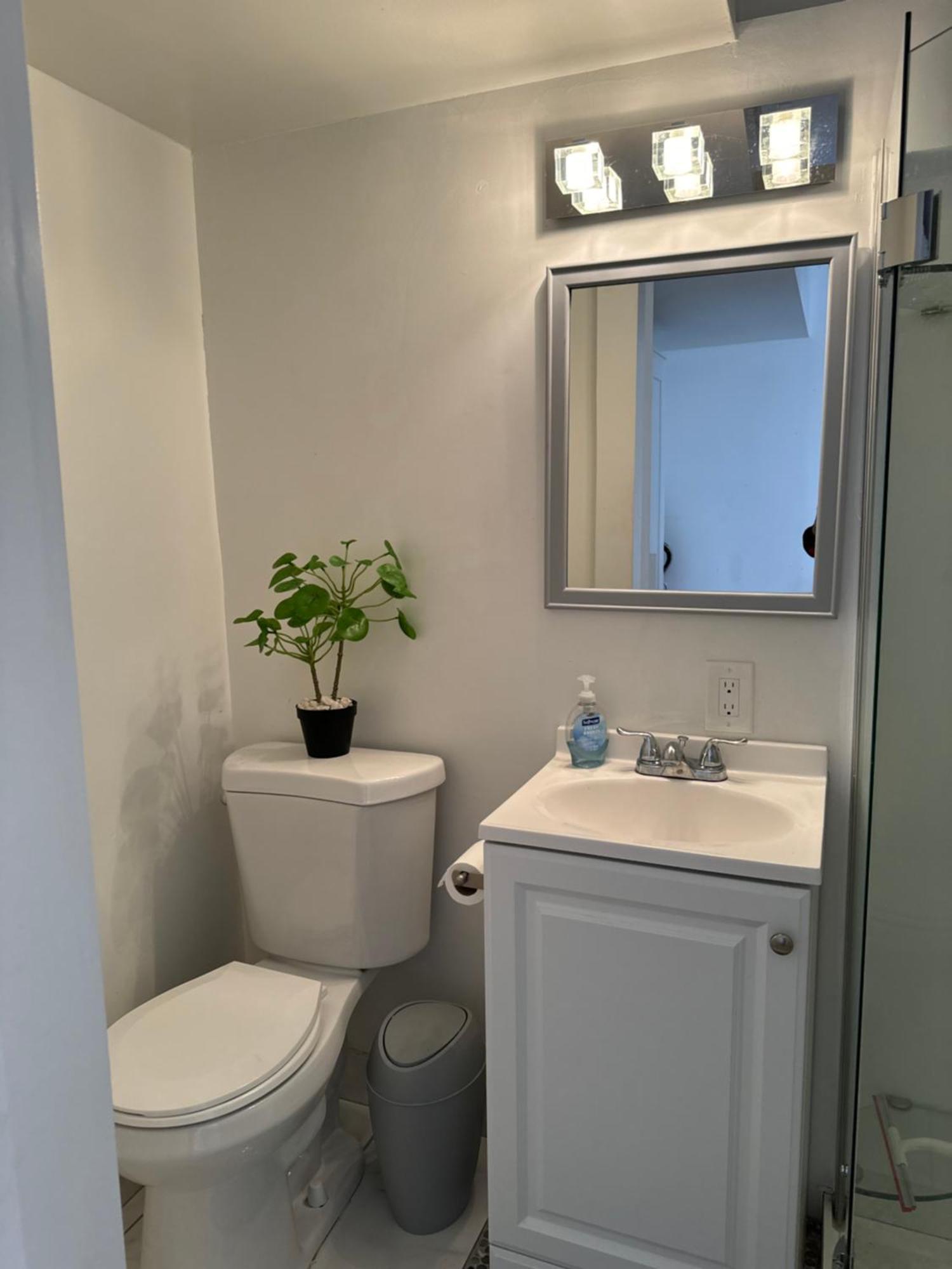 Hummingbird's Retreat-one Bedroom-private Bath-private Entry Door Hospedagem domiciliar Las Vegas