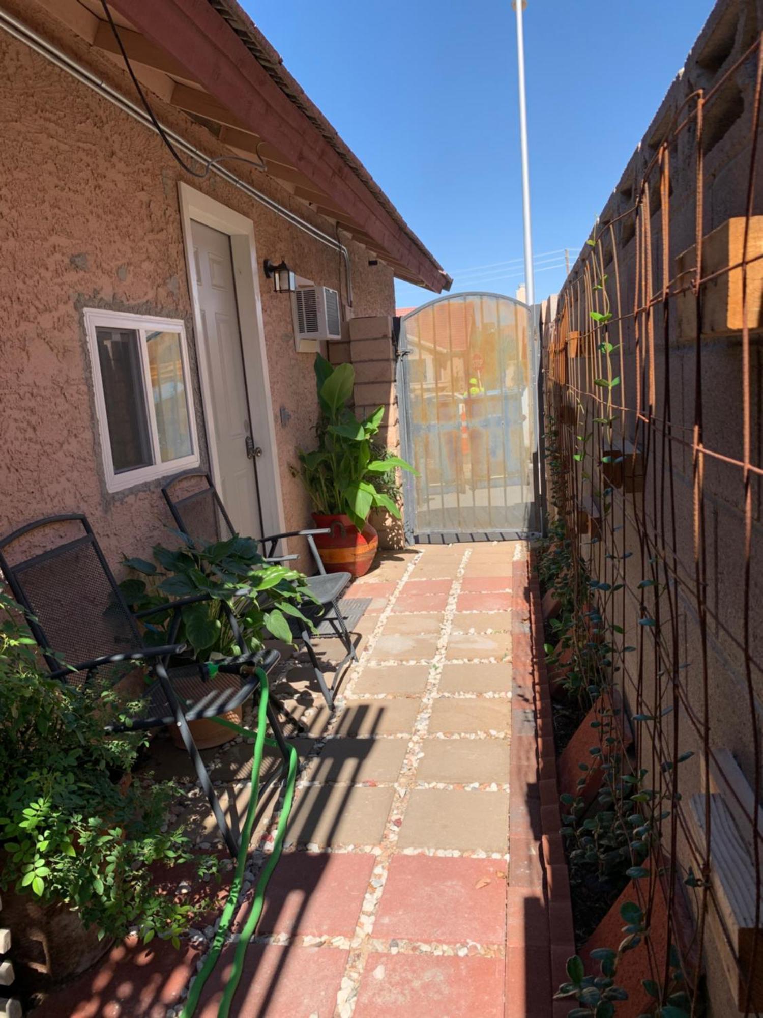 Hummingbird's Retreat-one Bedroom-private Bath-private Entry Door Hospedagem domiciliar *
